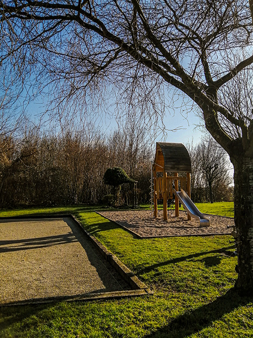 Aire de jeux à Auménancourt le Petit